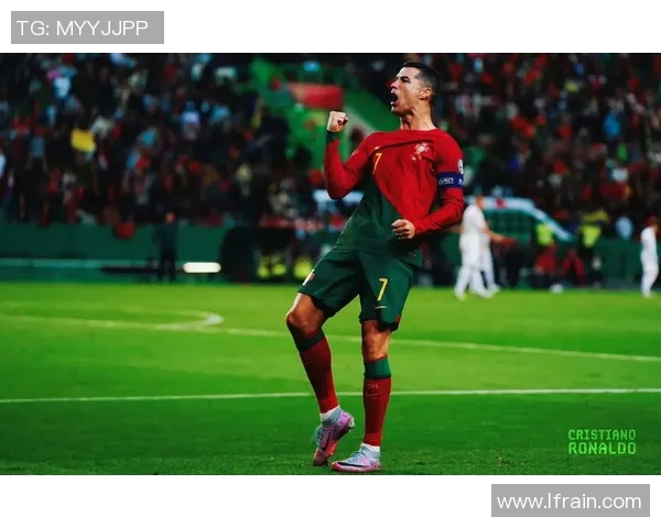 C罗引领的十大足球定位球大师与经典瞬间回顾 C罗引领的十大足球定位球大师与经典瞬间回顾