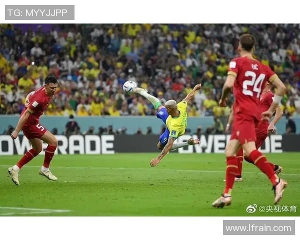 点球绝技：足球明星们如何在压力下精准破门，制胜瞬间的心理与技巧解析