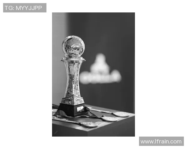 足球星奖杯造型设计对比解析彰显荣耀象征与艺术价值 足球星奖杯造型设计对比解析彰显荣耀象征与艺术价值