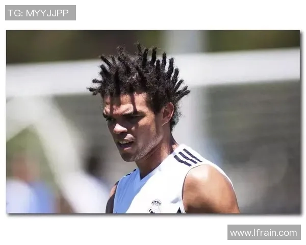 足球球星发型大盘点 风格各异引领潮流新趋势