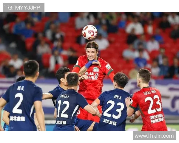 现役足坛巨星联手打造梦幻阵容全面解析球员实力与战术价值 现役足坛巨星联手打造梦幻阵容全面解析球员实力与战术价值